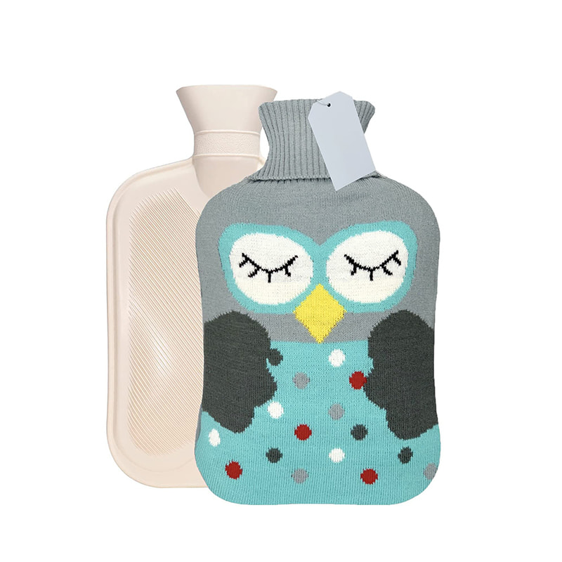 Genanvendelig 2 liter varmtvandspose med strikket betræk til menstruationssmerter 